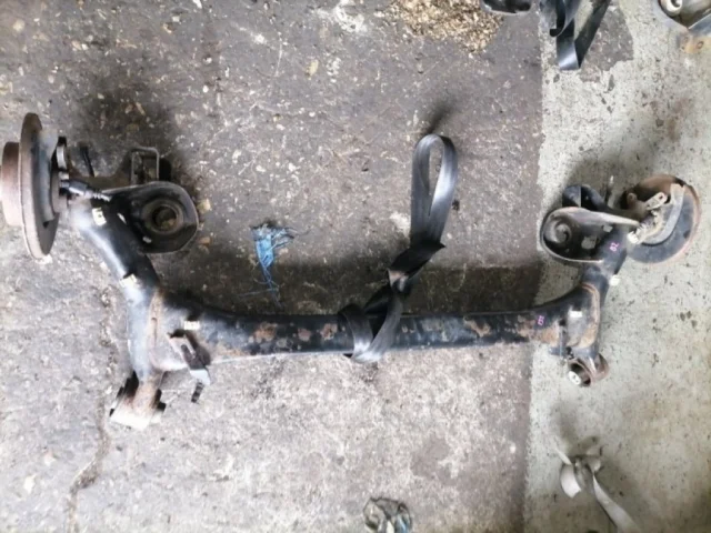 Задняя балка для Volkswagen Polo IV (9N3) 2005-2009 на фотографиях