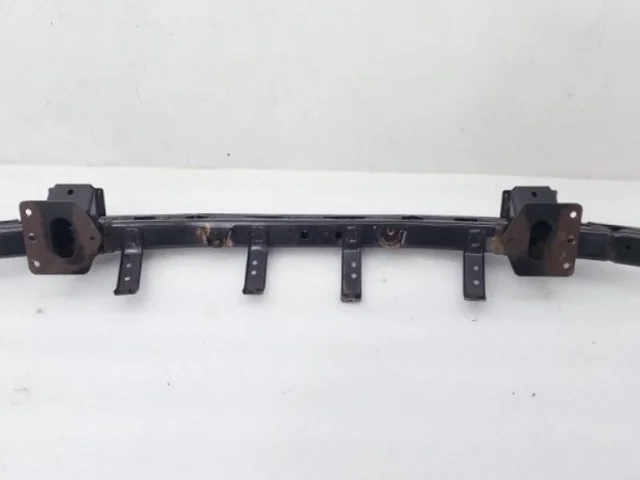 Усилитель переднего бампера для Infiniti QX 80 2013-2022 на фотографиях