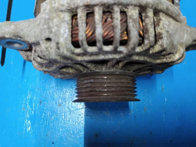 Генератор для Nissan Teana J31 2003-2007 на фотографиях