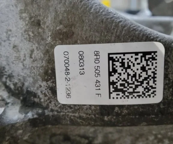 Цапфа задняя левая для Audi A6 C7 2010-2018 на фотографиях