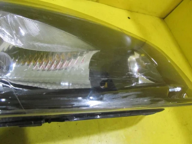 Фара правая для Volkswagen Polo V (6R) 2009-2014 на фотографиях