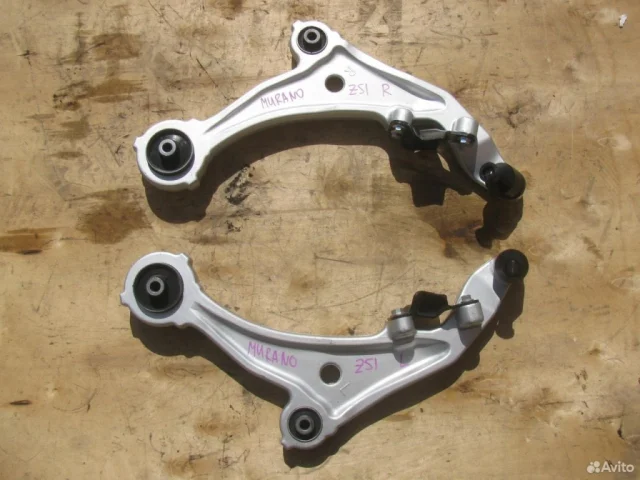 Рычаг передний левый нижний для Nissan Murano Z51 2007-2015 на фотографиях