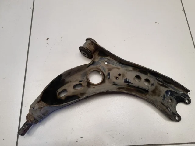 Рычаг передний левый нижний для Skoda Octavia A5 на фотографиях