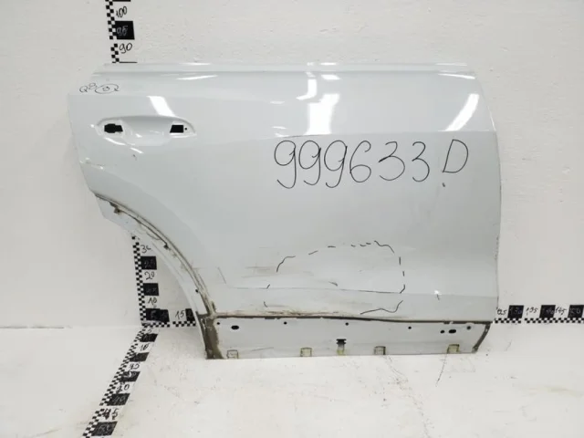 Дверь задняя правая для Audi Q8 4M 2018-2023 на фотографиях