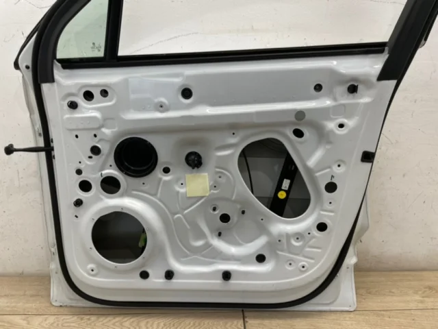 Дверь передняя правая для Volkswagen Touareg III (CR) 2018+ на фотографиях