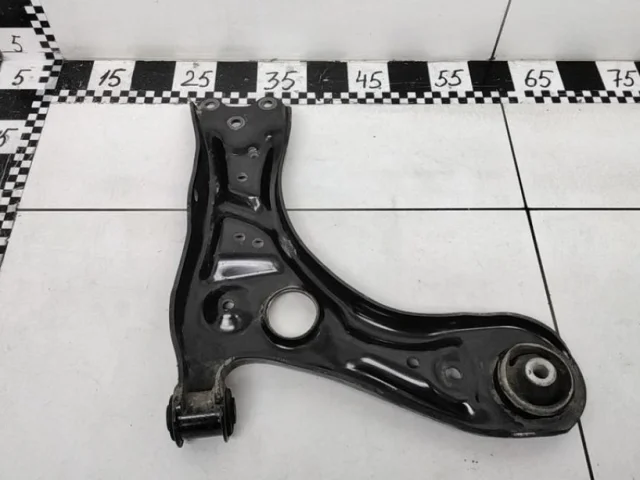 Качающийся рычаг левый для Volkswagen Polo V Седан (6R) 2009-2015 на фотографиях