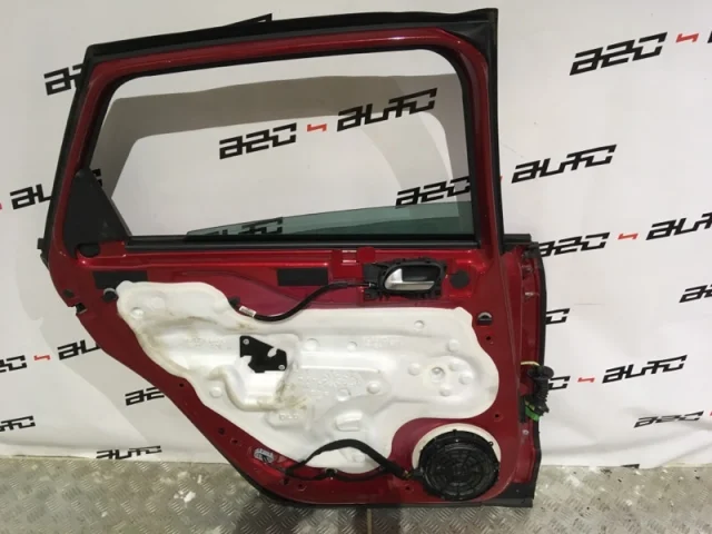 Двери для Citroen C4 Хэтчбек 2010-2016 на фотографиях