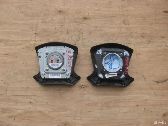 Подушка безопасности водителя для Toyota Avensis Универсал T250 2003-2008 на фотографиях