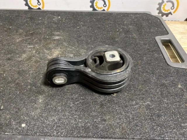 Опора двигателя передняя левая нижняя для Nissan Teana J32 2008-2013 на фотографиях