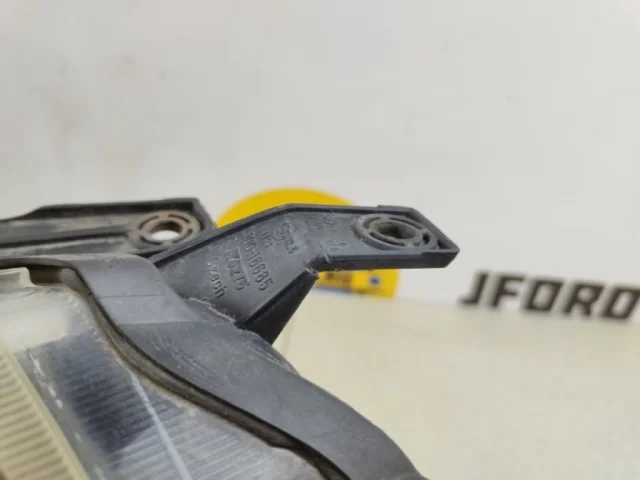 Фары для Suzuki SX4 2006-2009 на фотографиях