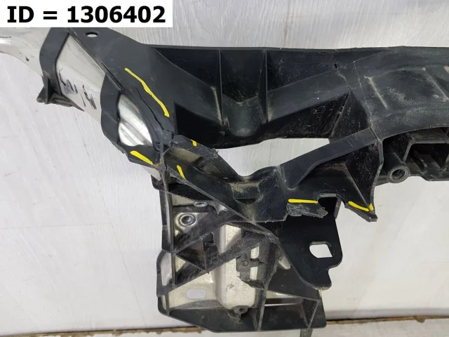 Панель радиатора (телевизор) для Audi A4 B9 Allroad Quattro 2016+ на фотографиях