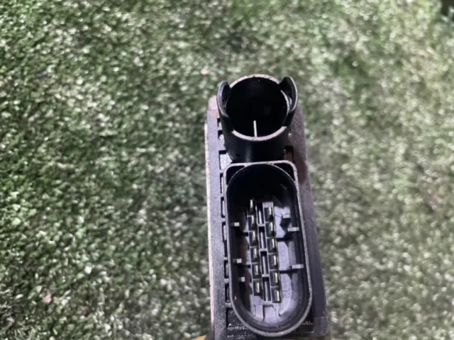 Реле свечей накала для BMW X5 Е70 2006-2013 на фотографиях