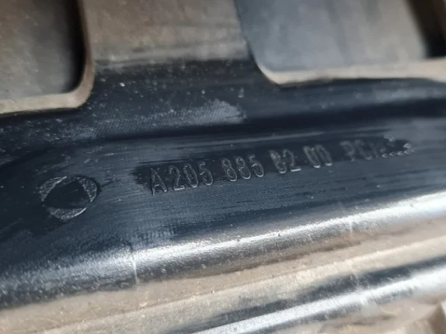 Бампер задний для Mercedes-Benz C class C205 2014-2020 на фотографиях