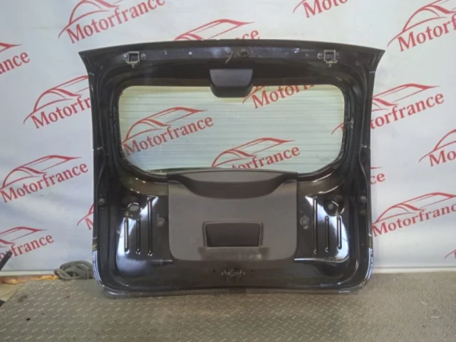 Дверь багажника для Renault Duster HM 2020+ на фотографиях