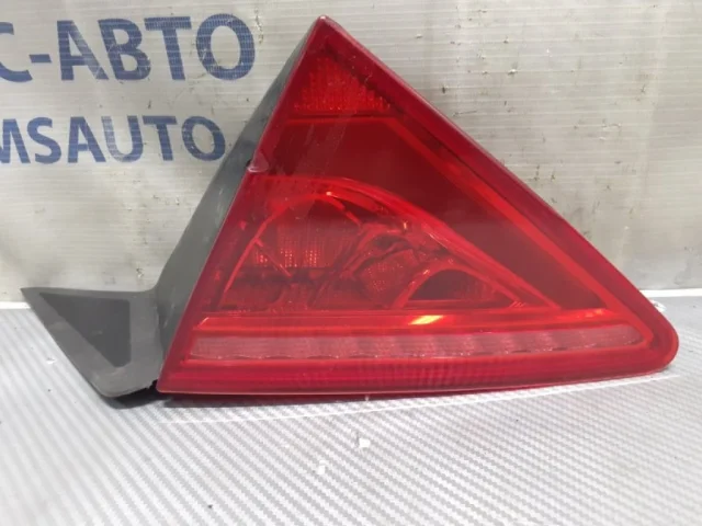 Фонарь внутренний правый для Audi A7 4G 2010-2014 на фотографиях