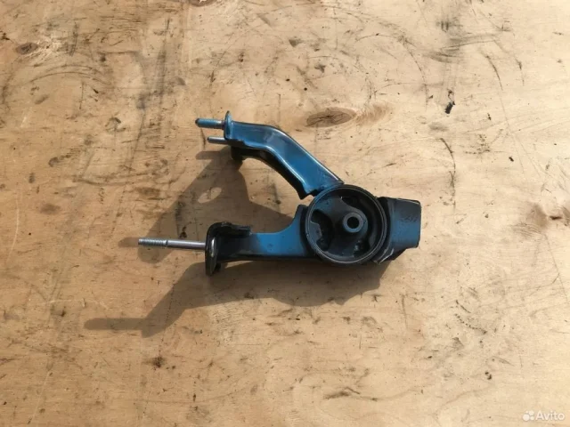 Подушка двигателя задняя левая нижняя для Toyota Avensis Седан T250 2003-2008 на фотографиях