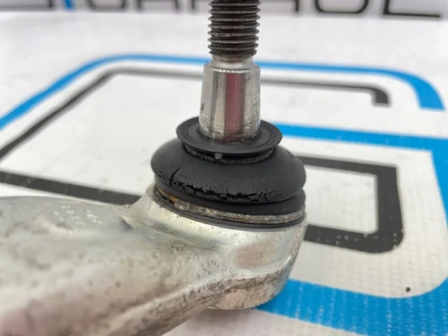 Рычаг передний левый верхний для Mercedes-Benz M class W163 1998-2005 на фотографиях