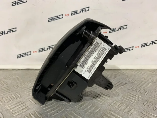 Подушка безопасности водителя для Citroen C4 Хэтчбек 2010-2016 на фотографиях