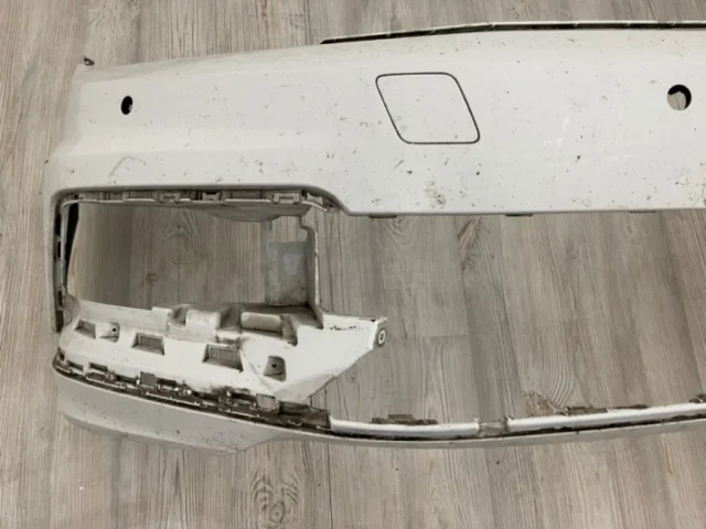 Бампер для Volkswagen Passat (B8.5) Variant, R-line, GTE 2019+ на фотографиях