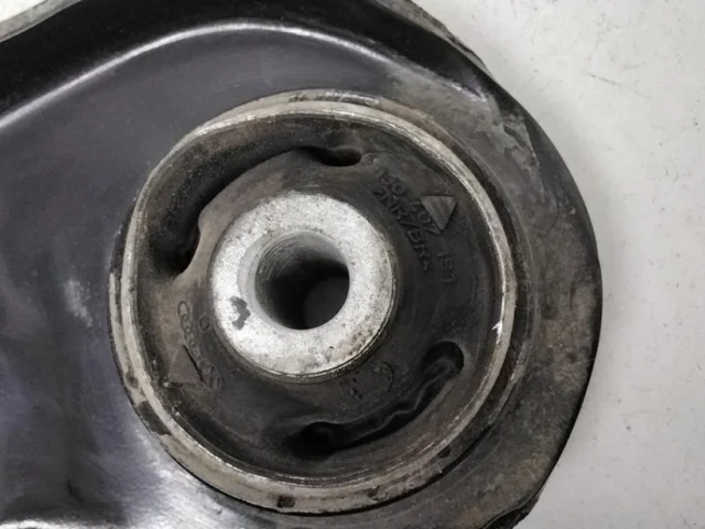 Качающийся рычаг левый для Volkswagen Polo V Седан (6R) 2009-2015 на фотографиях