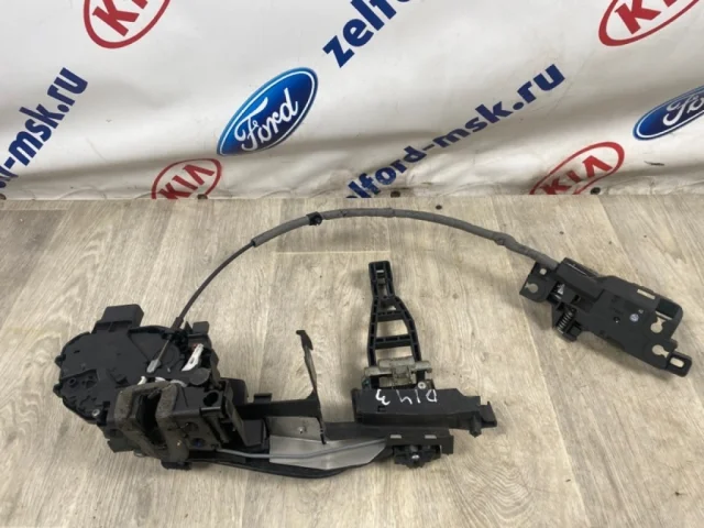 Замок двери задней правой для Ford Galaxy CD340 2006-2015 на фотографиях