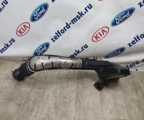 Воздухозаборник для Ford Galaxy CD340 2006-2015 на фотографиях