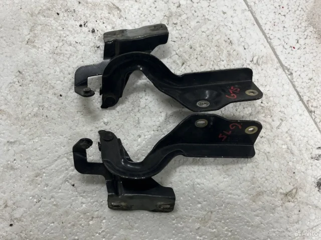 Петля капота левая для Nissan Almera G15 2012-2019 на фотографиях