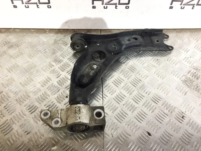 Рычаг передний левый нижний для Skoda Octavia A5 на фотографиях