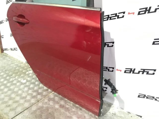 Дверь передняя правая для Citroen C4 Хэтчбек 2010-2016 на фотографиях