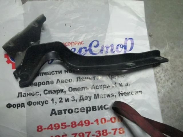 Петля капота левая для Nissan Qashqai J10 2006-2013 на фотографиях