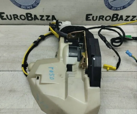 Замок задней правой двери для Mercedes-Benz S class W220 1998-2005 на фотографиях