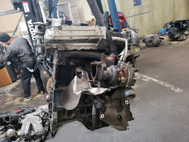 Двигатель для Volkswagen Passat Variant (B5+ (B5.5), Typ 3BG) 2000-2005 на фотографиях