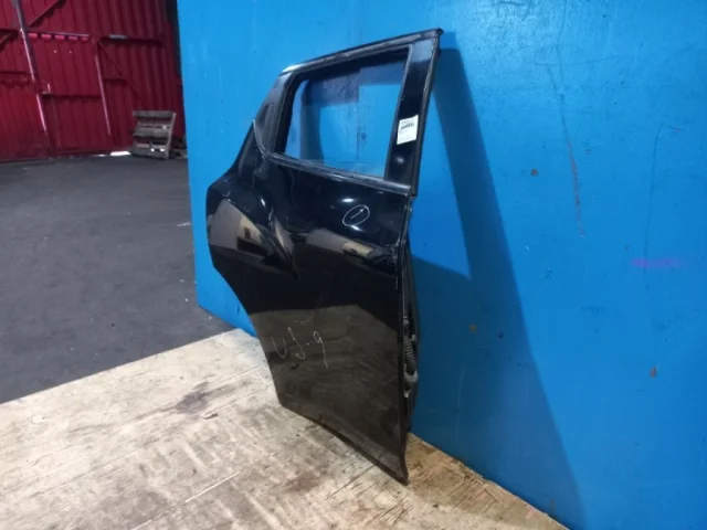 Накладка на дверь задняя правая для Nissan Juke YF15 JDM 2010-2014 на фотографиях