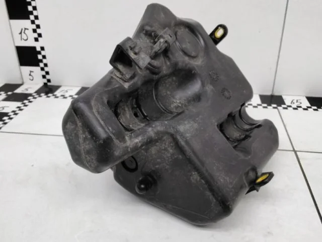 Бачок омывателя для Mercedes-Benz S class W222 2013-2017 на фотографиях