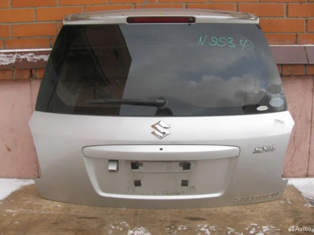Крышка багажника для Suzuki SX4 2006-2009 на фотографиях