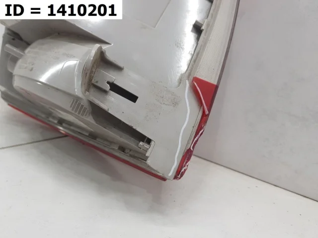 Фонарь левый для Skoda Octavia A7 Tour на фотографиях