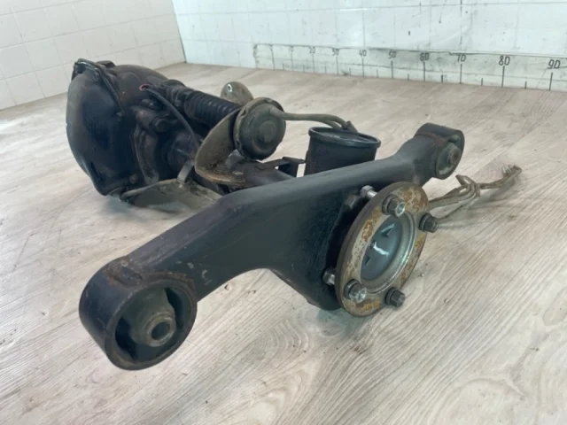 Редуктор переднего моста для Mitsubishi Pajero V90 5dr rest II 2014-2020 на фотографиях