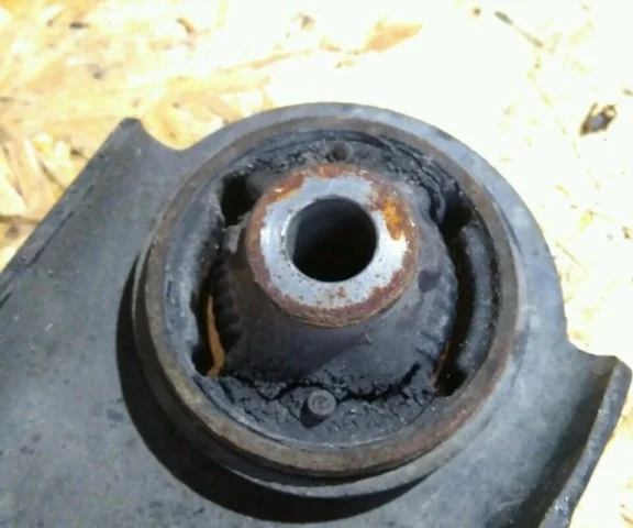 Рычаг передний левый верхний для Nissan X-Trail T31 JDM 2007-2013 на фотографиях