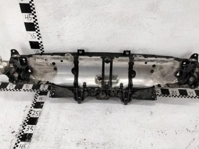 Панель радиатора (телевизор) для Porsche Macan 95B 2014-2023 на фотографиях