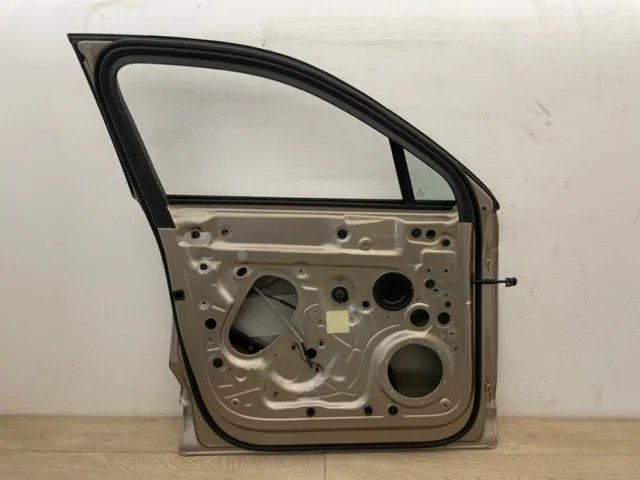 Двери для Volkswagen Touareg III (CR) 2018+ на фотографиях