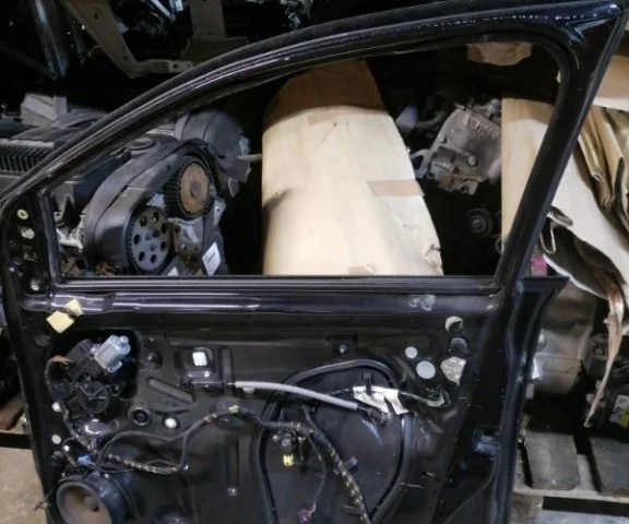 Дверь передняя правая для Volkswagen Polo V (6R) 2009-2014 на фотографиях