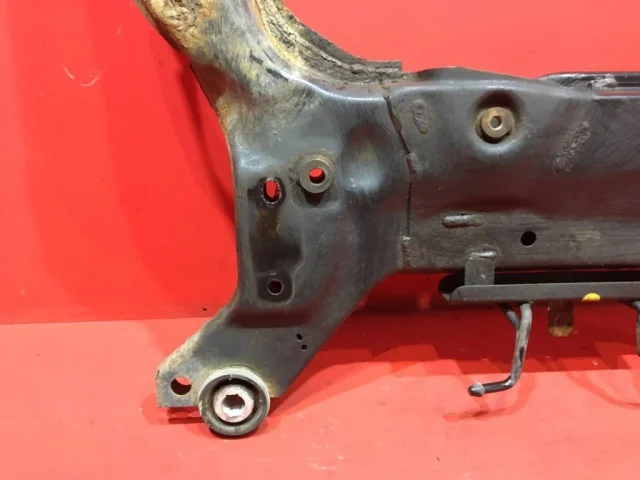 Подрамник двигателя для Ford Galaxy CD340 2006-2015 на фотографиях