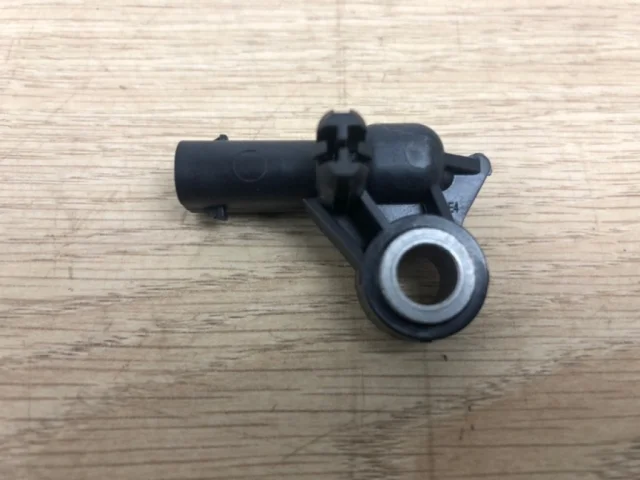 Датчик лобового удара для Audi A4 B9 2015+ на фотографиях