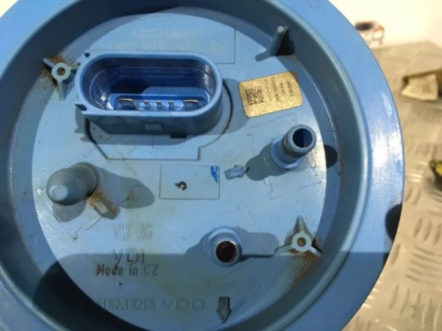 Корпус бензонасоса для Skoda Octavia A5 на фотографиях