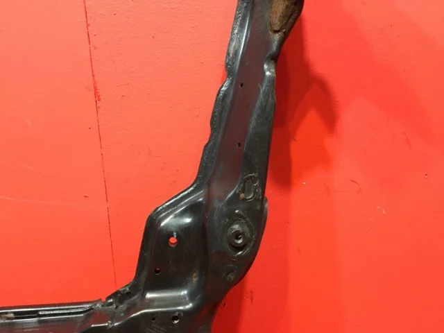 Подрамник двигателя для Ford Galaxy CD340 2006-2015 на фотографиях