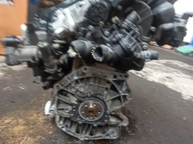 Двигатель для Skoda Octavia A7 Tour на фотографиях