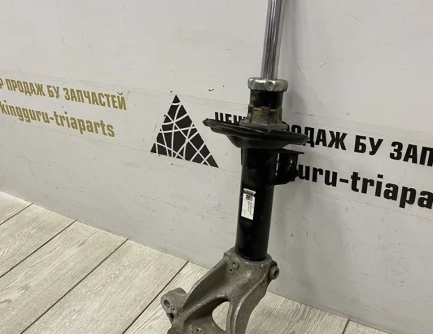 Кулак поворотный левый для Skoda Octavia A7 Tour на фотографиях