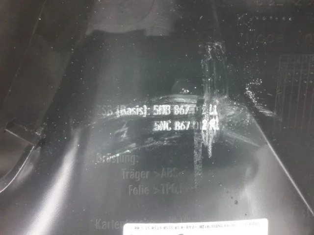 Уплотнитель передней правой двери для Volkswagen Tiguan II MK2 2016+ на фотографиях