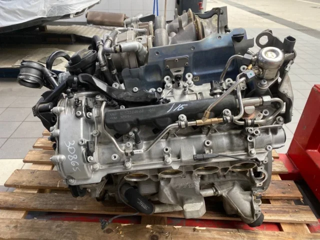 Двигатель без навесного для Mercedes-Benz C class C205 2014-2020 на фотографиях