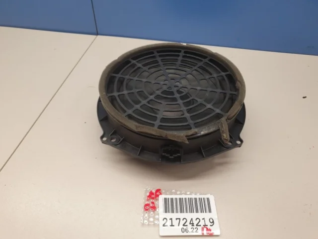 Уплотнитель передней правой двери для Audi A6 C7 2010-2018 на фотографиях